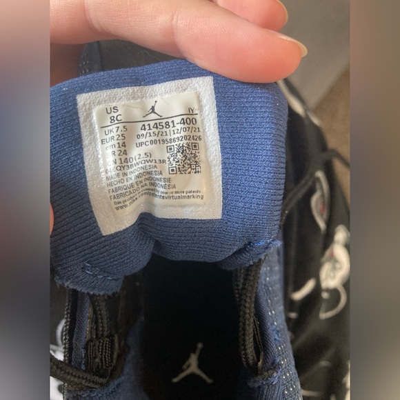 Jordan 13s toddler Sneakers - Blue and Black 8C - Picture 6 of 6